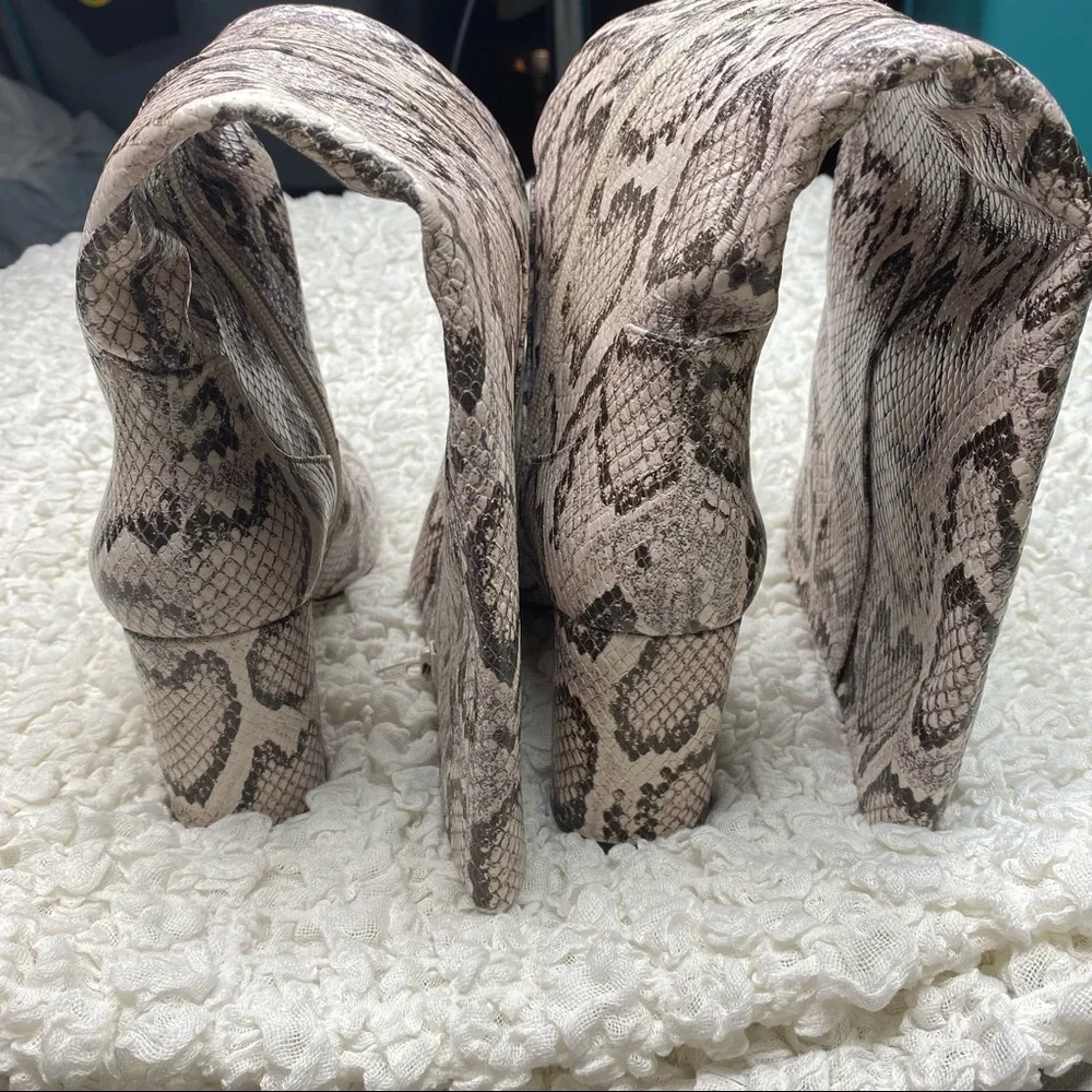 Antonio Melani Mckenda Snake Print Boots Size 6 M - Picture 5 of 6